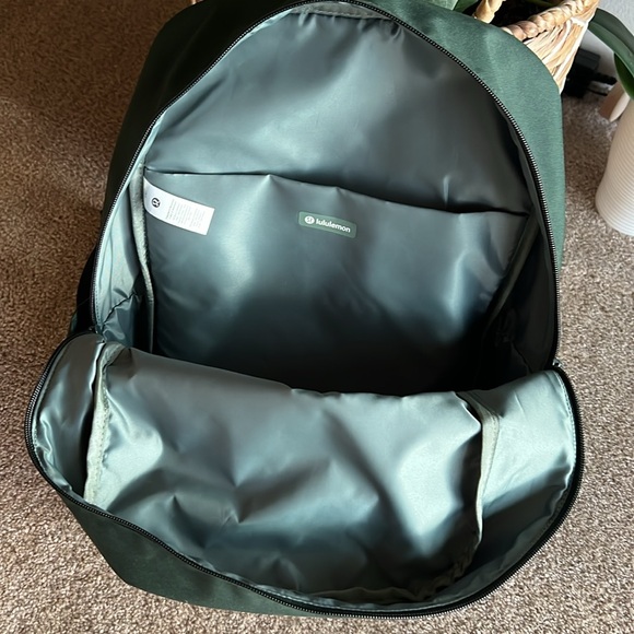 Lulu backpack 22lt - Picture 3 of 5